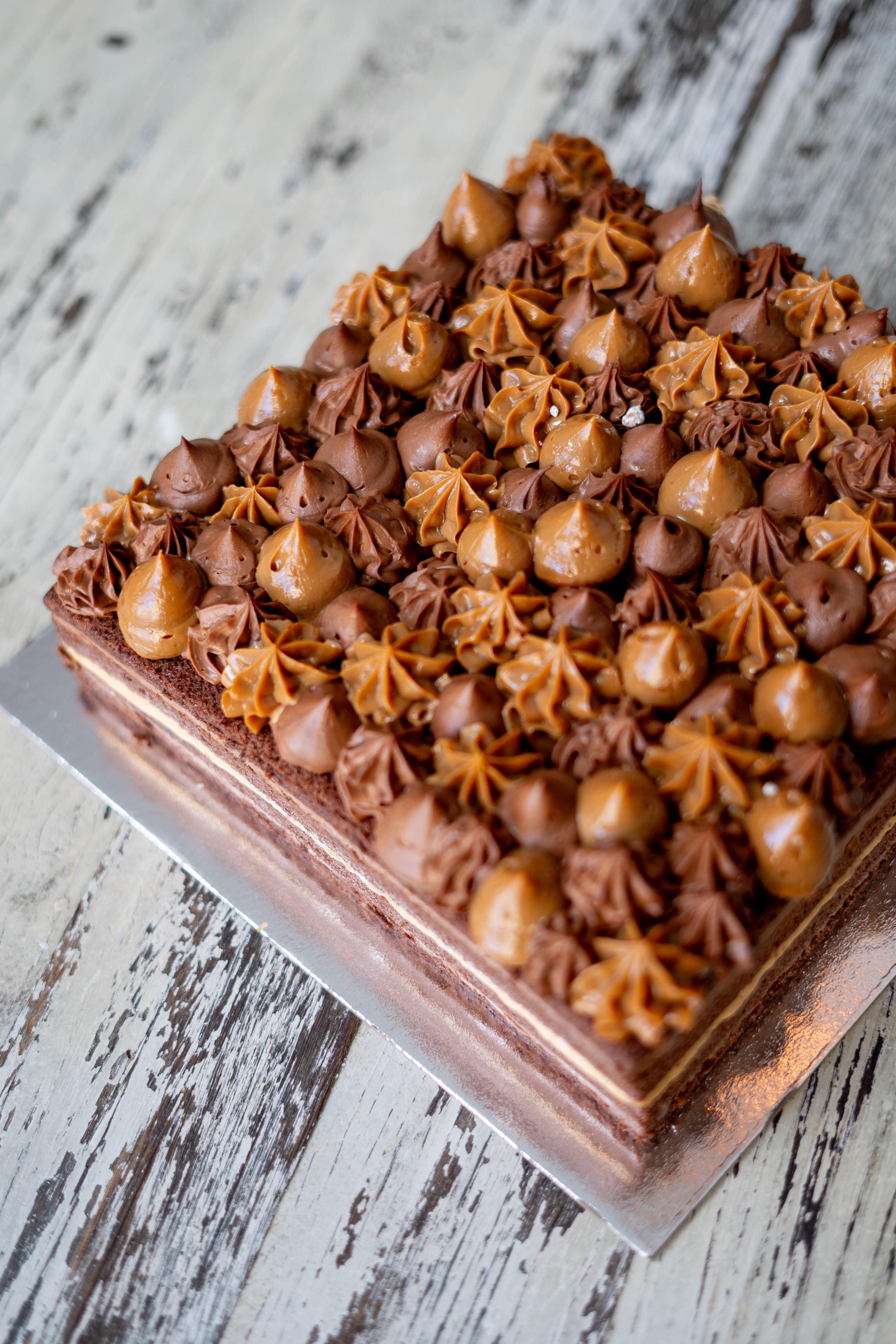 Dulce & Chocolate Sponge Cake