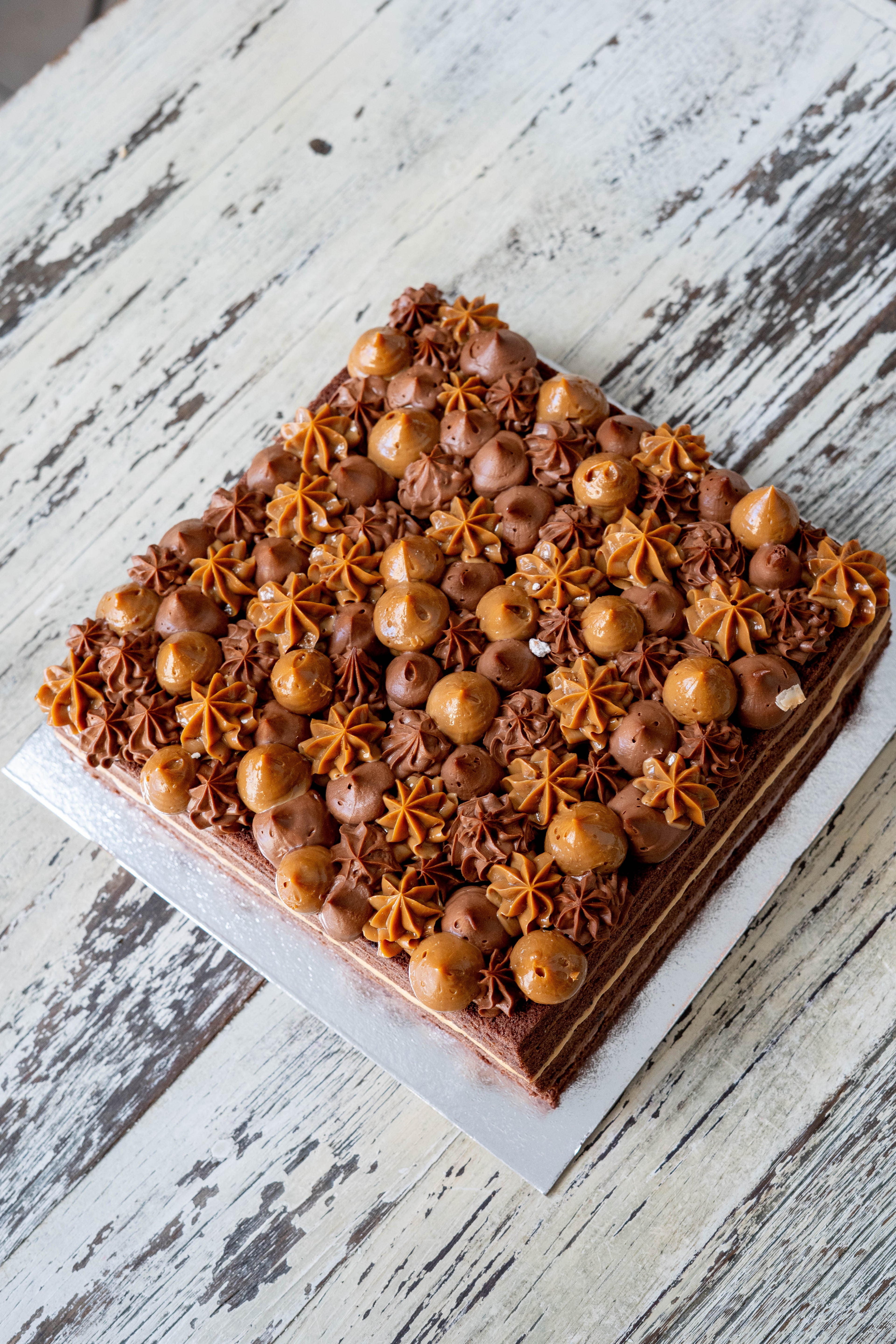 Dulce & Chocolate Sponge Cake