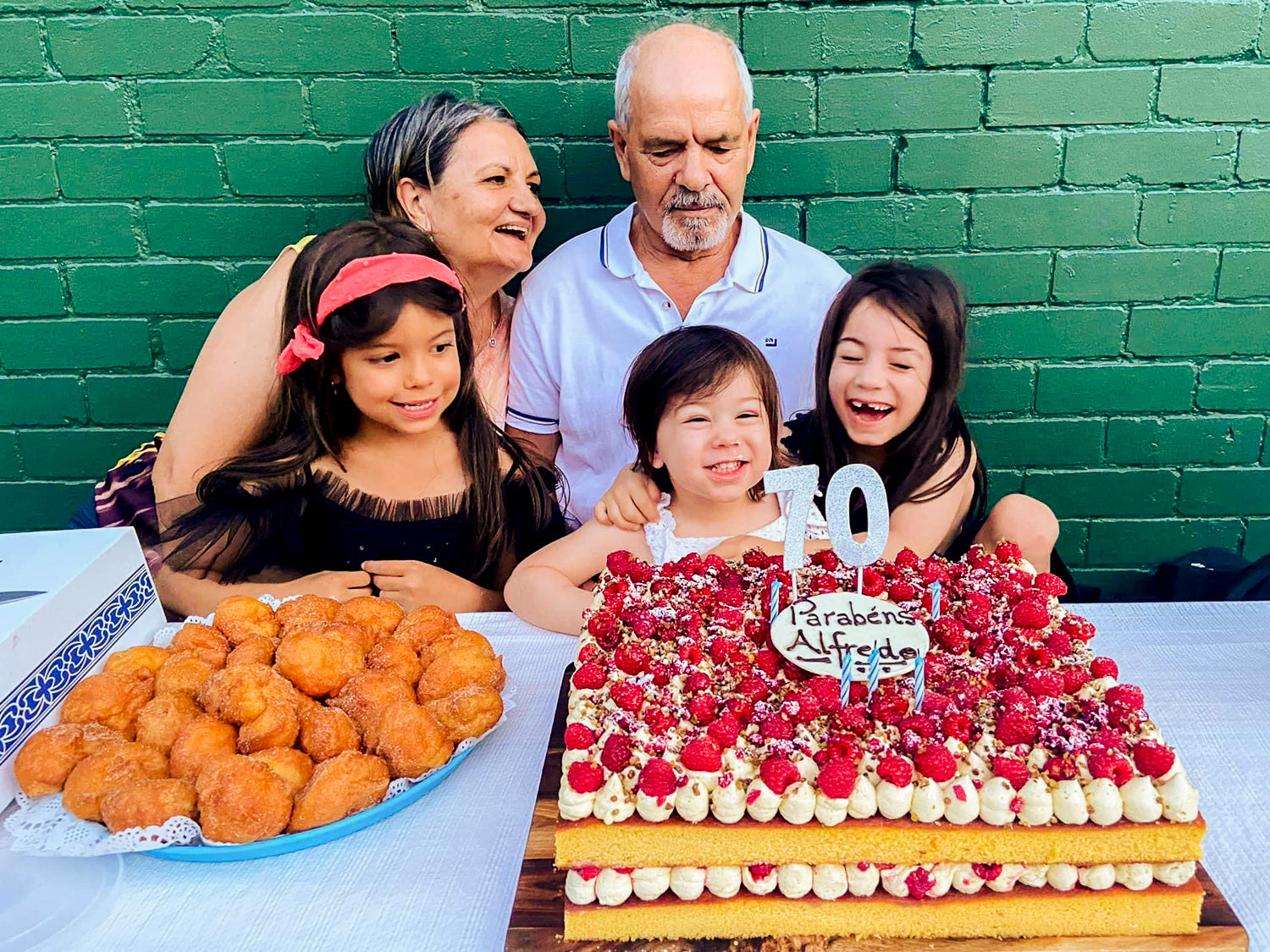 Chocolate Plaque on a big cake