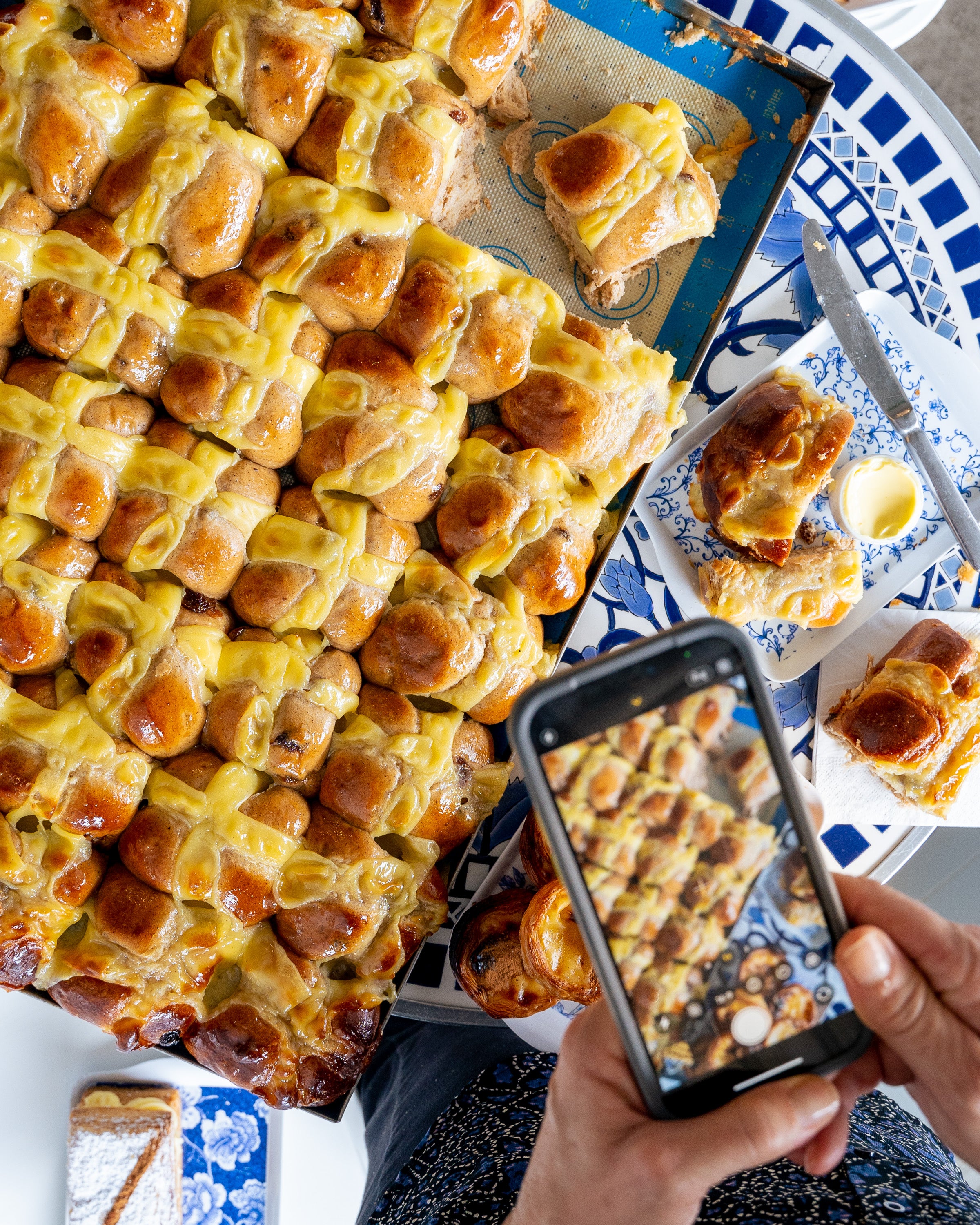 Hot Cross Bun (Custard)